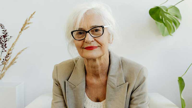 Early Menopause Increases Risk of Lung Diseases in Smokers, Study Finds